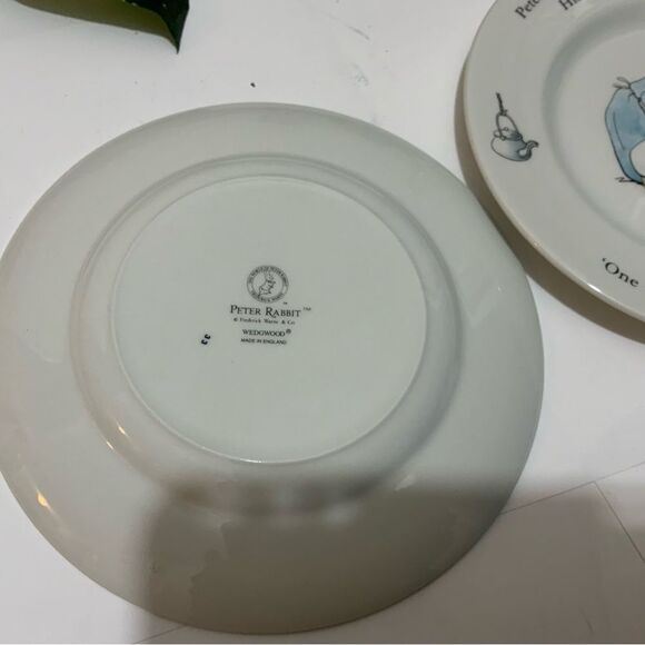 Peter Rabbit Nursery Child's Dish plates 7” Wedgwood  2 Pieces G4 - Picture 5 of 5